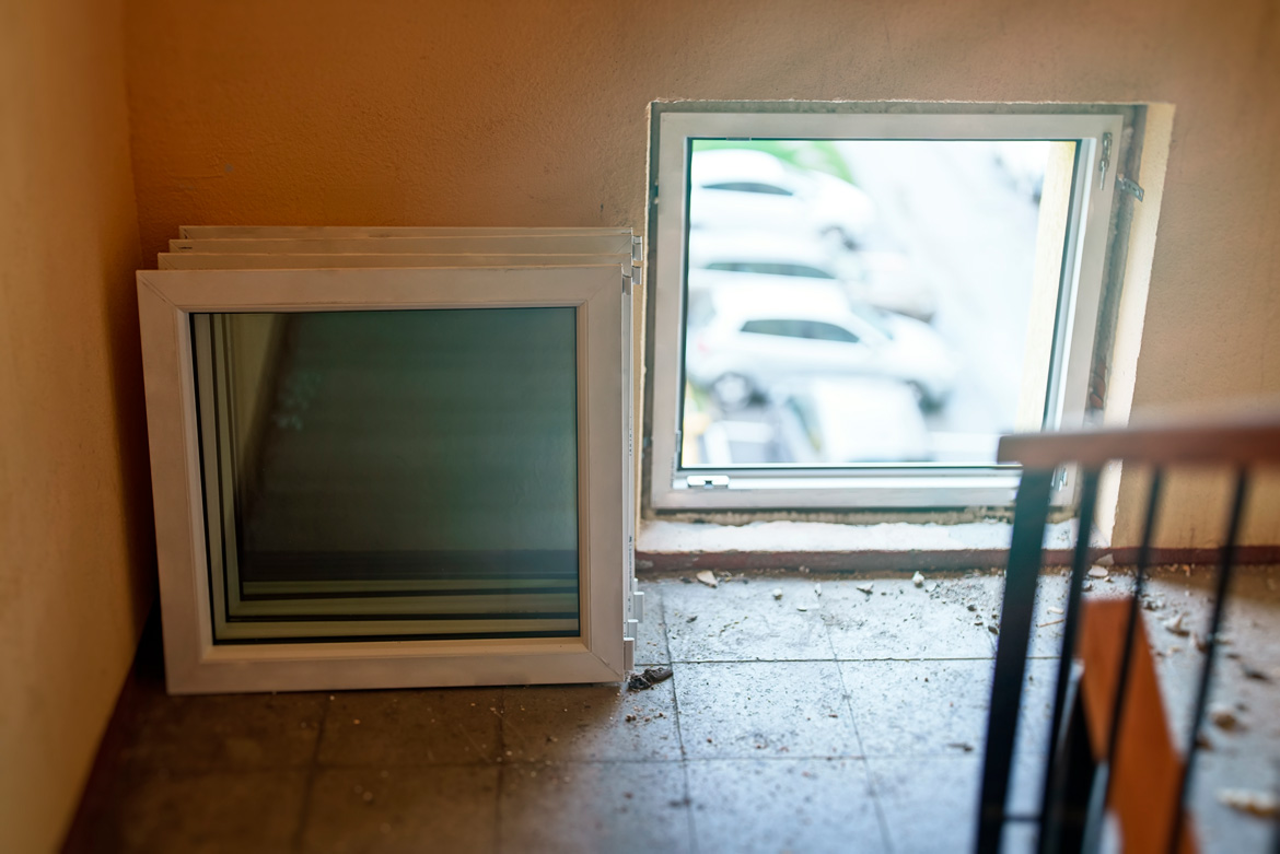 WiDo Встановлення пластикових вікон у під'їзді багатоповерхового будинку